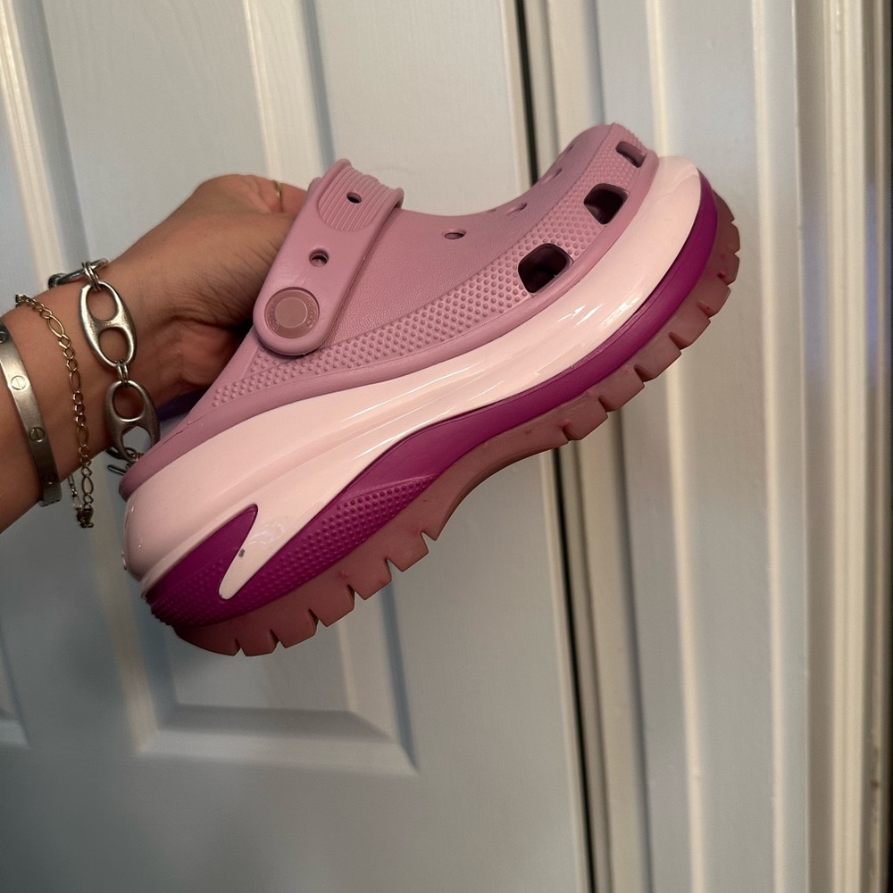 Crocs mega crush lavender/Pink Platform Clogs in hydrangea size 5 women